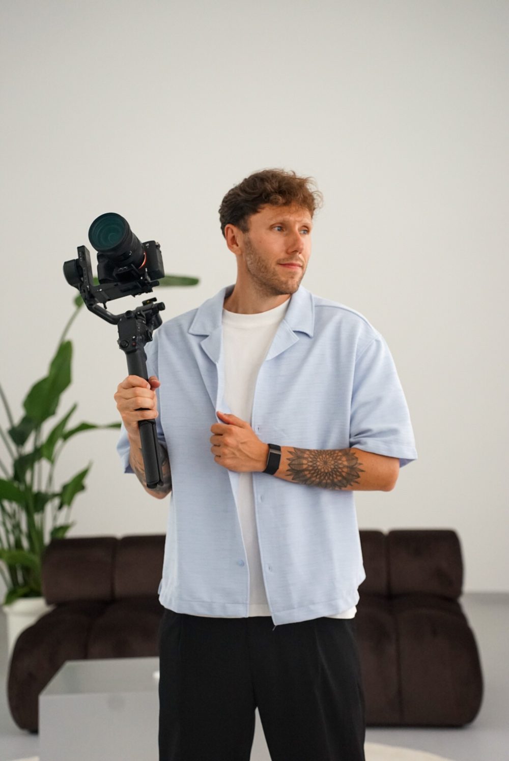 Dani mit Kamera am Gimbal
